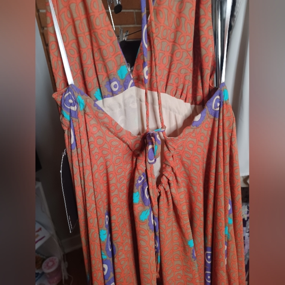 NWT Trisha Fix STUNNING Flowy Halter Maxi!! - Picture 10 of 10